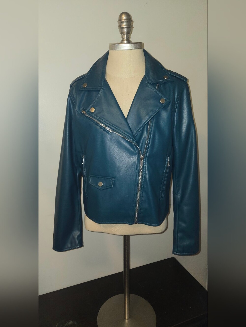 NINE WEST Women's Teal Faux Leather Moto Jacket Size Medium Like New!